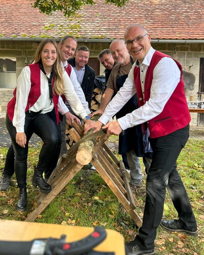 Im Bild von links: Selina Lang, Uwe Mechs, Marcel Schellenberg, Stadtrat Norbert Melber, Dieter Rammensee und 1. Bürgermeister Dieter Lenzer